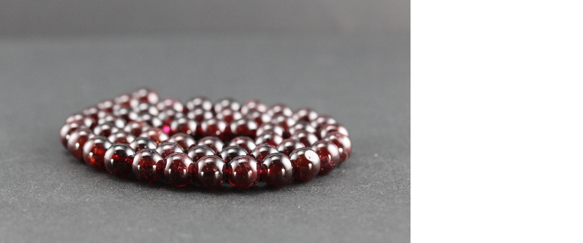 Perles en grenat