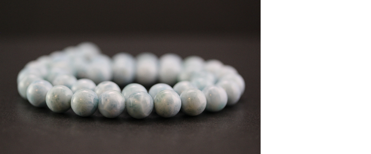 Perles en larimar