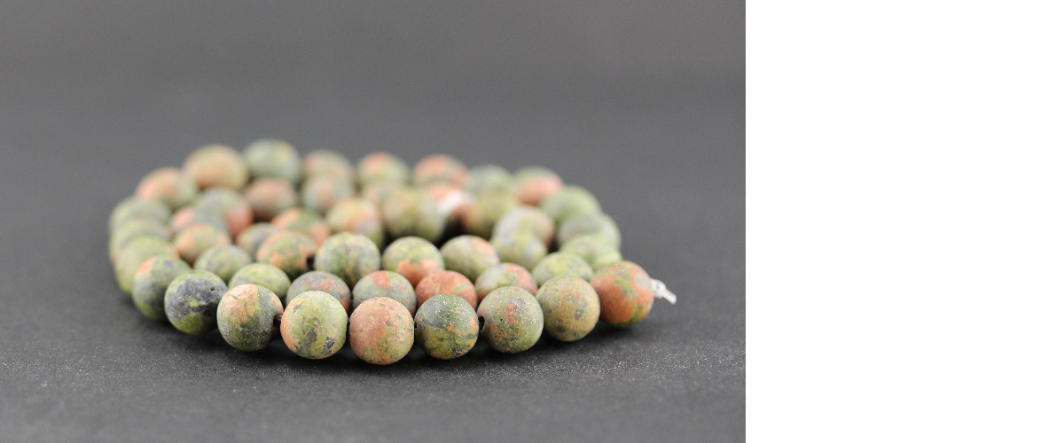 Perles en unakite