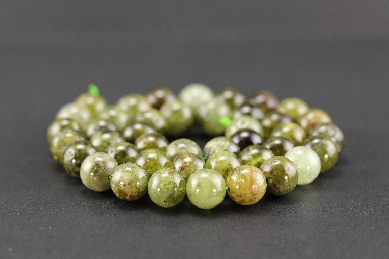 Grossiste perles en grenat vert