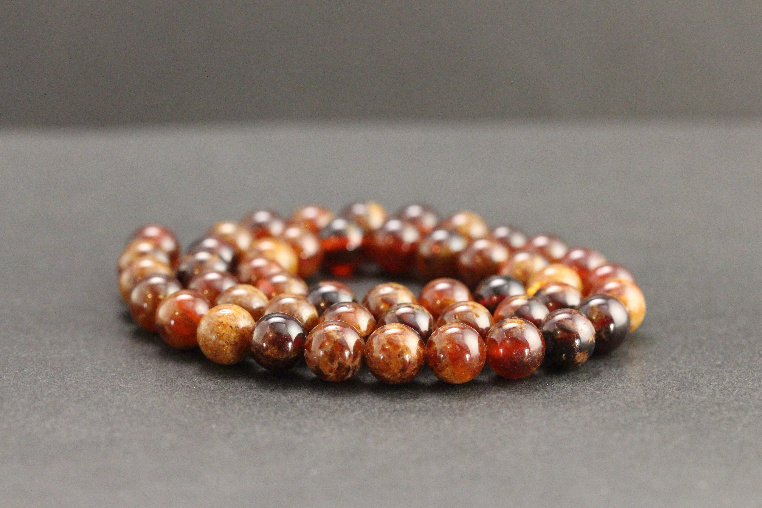 Perles en grenat spessartine